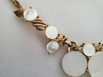mother of pearl gold-tone necklace, detail