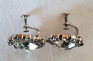 rhinestone screw back clip earrings, side