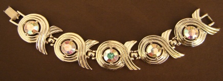 Sarah Coventry, Aurora Swirl gold tone bracelet