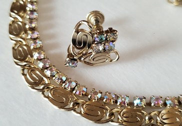 aurora borealis and gold-tone clip earrings and bracelet set, detail