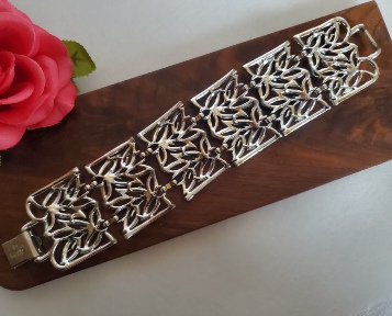 Coro Pegasus silver-tone openwork leaf wide bracelet back