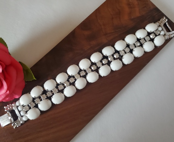 Gale milk glass and clear rhinestones silver-tone bracelet