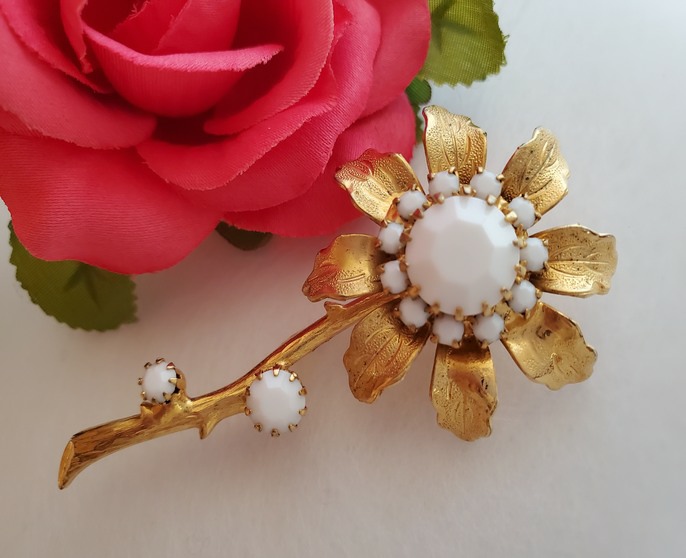milk glass gold tone flower brooch pin
