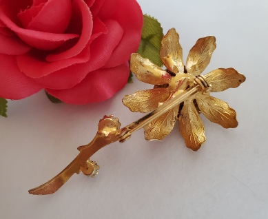milk glass gold tone flower brooch pin back