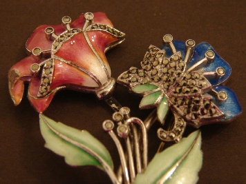 Art Nouveau large antique sterling silver pin, detail