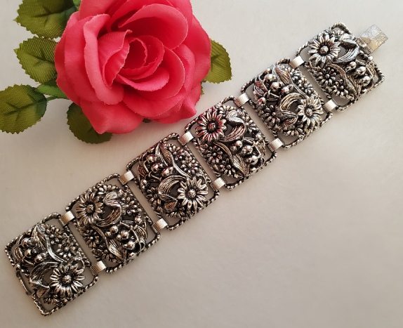 Sarah Coventry Antique Garden silver-tone bracelet