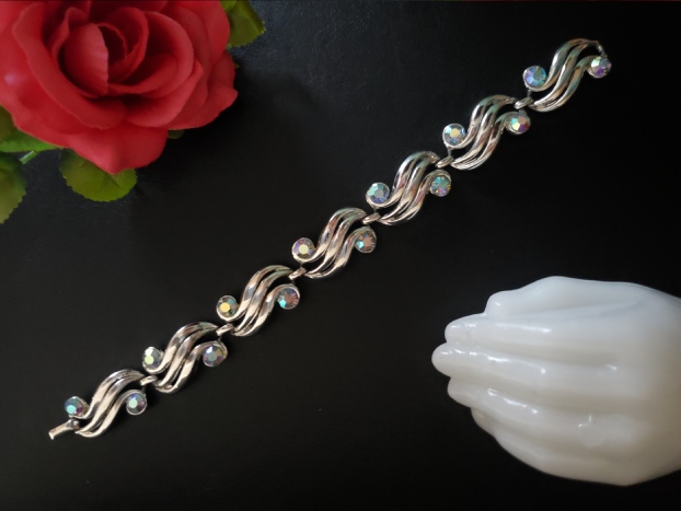 silver-tone blue aurora boralis rhinestones bracelet